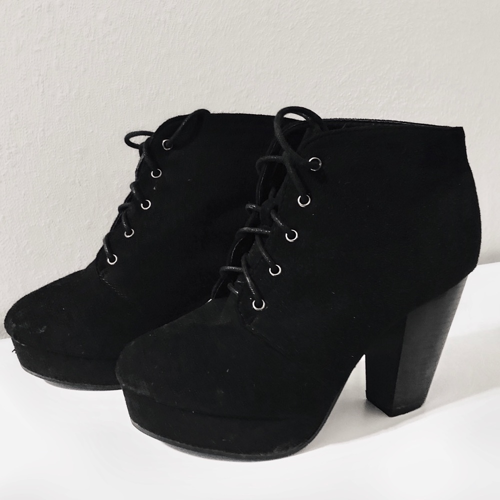 Black heel booties!